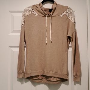 Daytrip t-shirt hoodie.